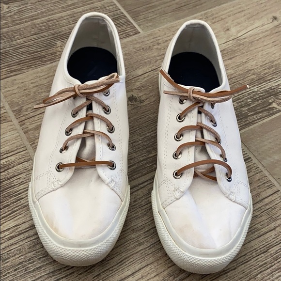 sperry white tennis shoes